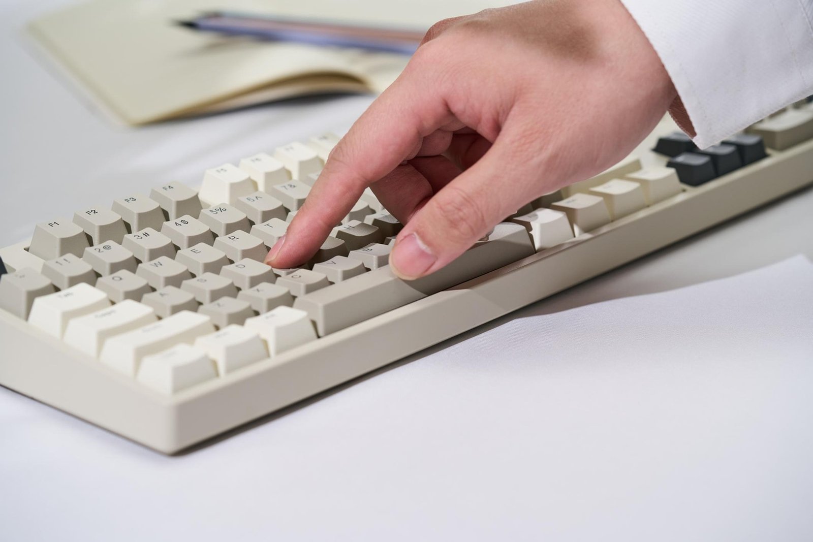 Mechanical keyboard for durable and precise typing